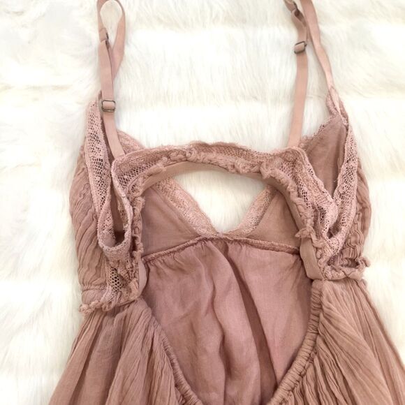 Elegant Mauve Sleeveless Dress - Picture 5 of 9